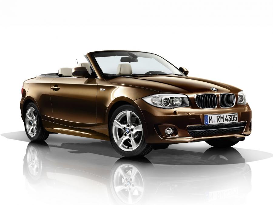  BMW 120i Convertible 2011 года  (фото 1 из 2)